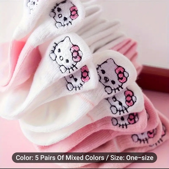New Set of 5 Hello Kitty socks - Picture 2 of 2